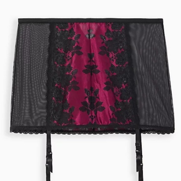 Torrid 3 piece set - Berry & Black Lace Bralette, cheeky panty & garter … - Picture 4 of 10
